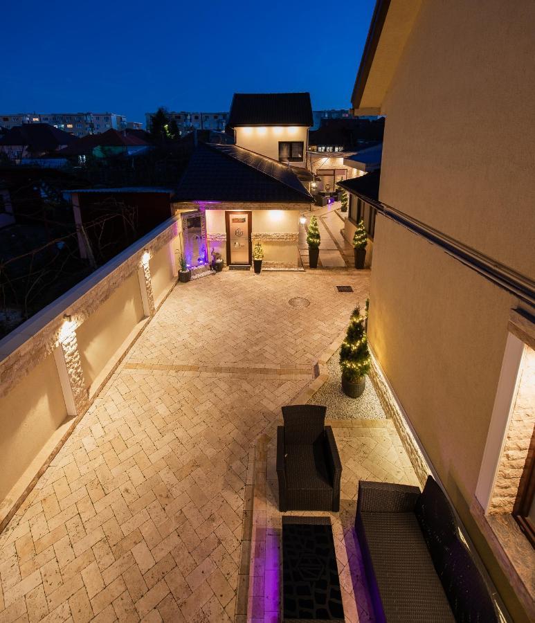 H & V Residence - Diamond Bungalow Apartment Arad Exterior photo