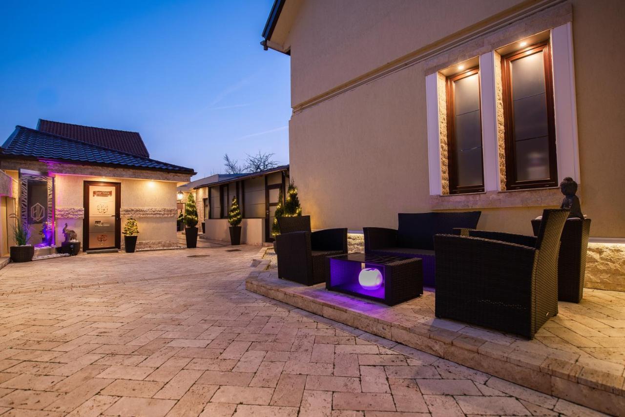 H & V Residence - Diamond Bungalow Apartment Arad Exterior photo