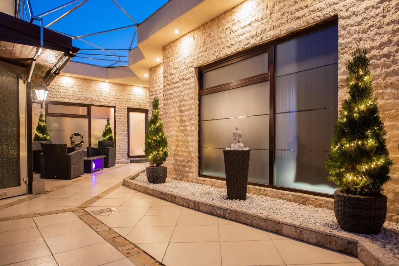 H & V Residence - Diamond Bungalow Apartment Arad Exterior photo