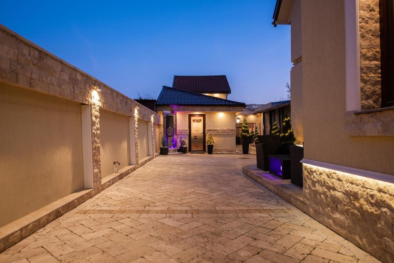 H & V Residence - Diamond Bungalow Apartment Arad Exterior photo