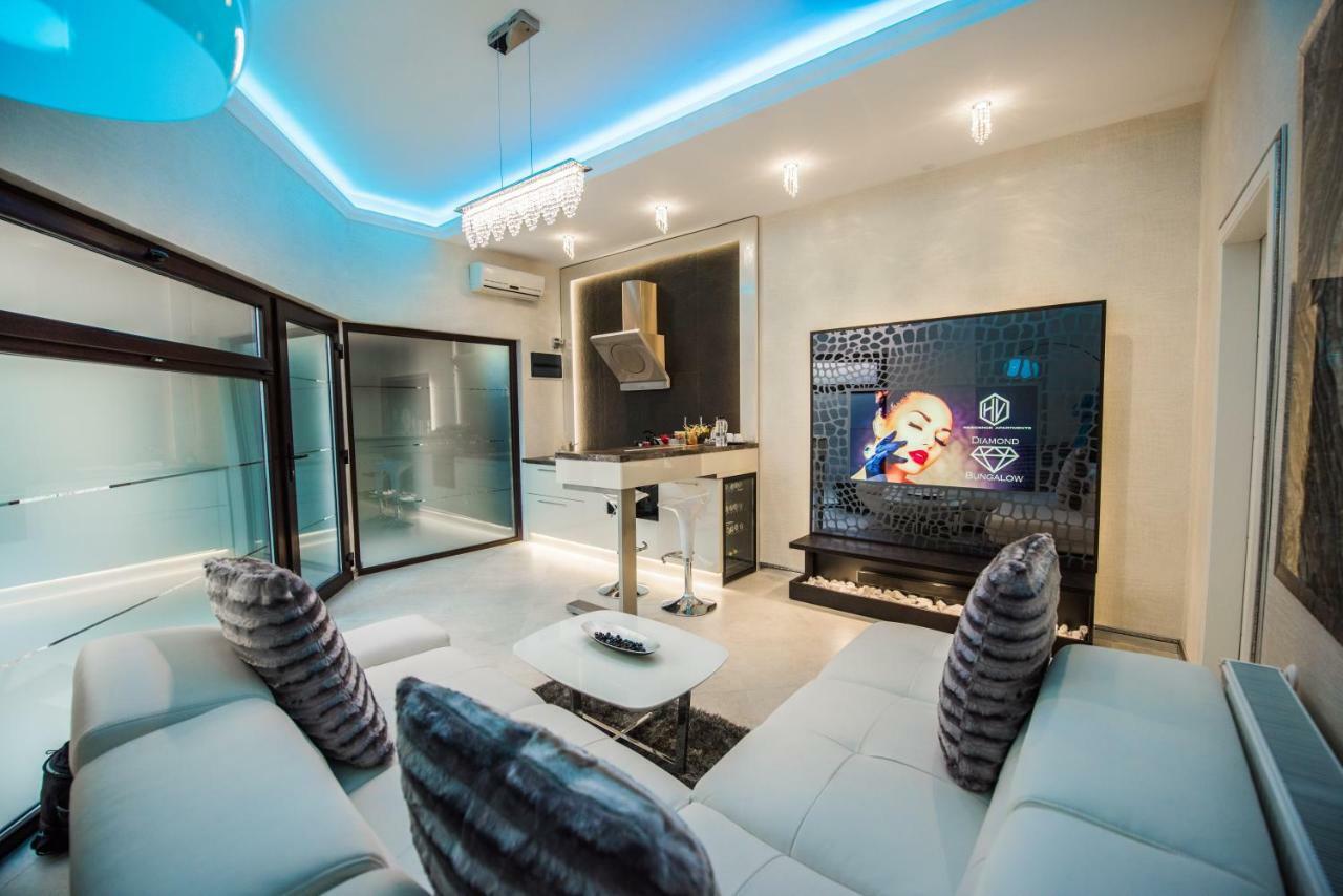 H & V Residence - Diamond Bungalow Apartment Arad Exterior photo